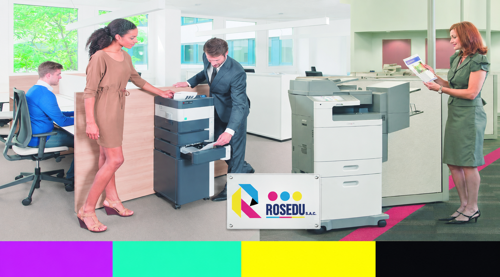 Espacio de trabajo con multifuncionales y solución corporativa ROSEDU